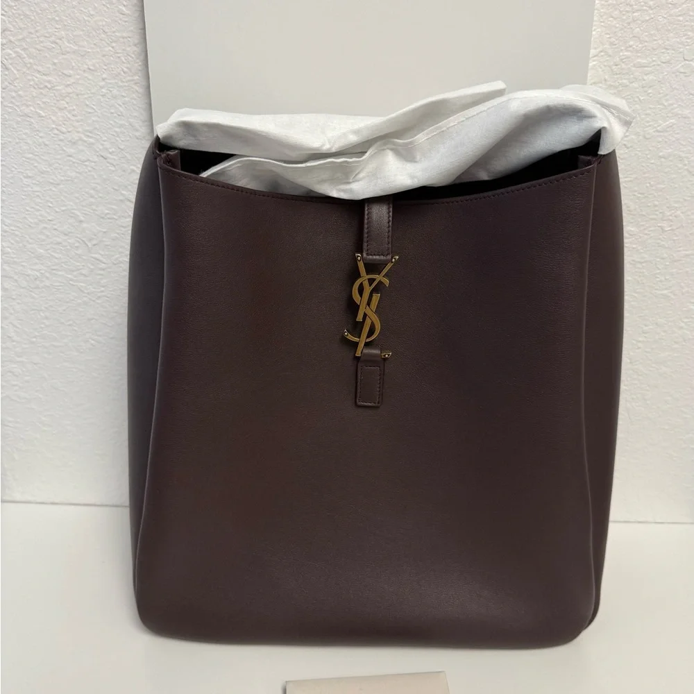 SAINT LAURENT Large Le 5 A 7 Soft Hobo in
Raisin - Picture 12 of 12